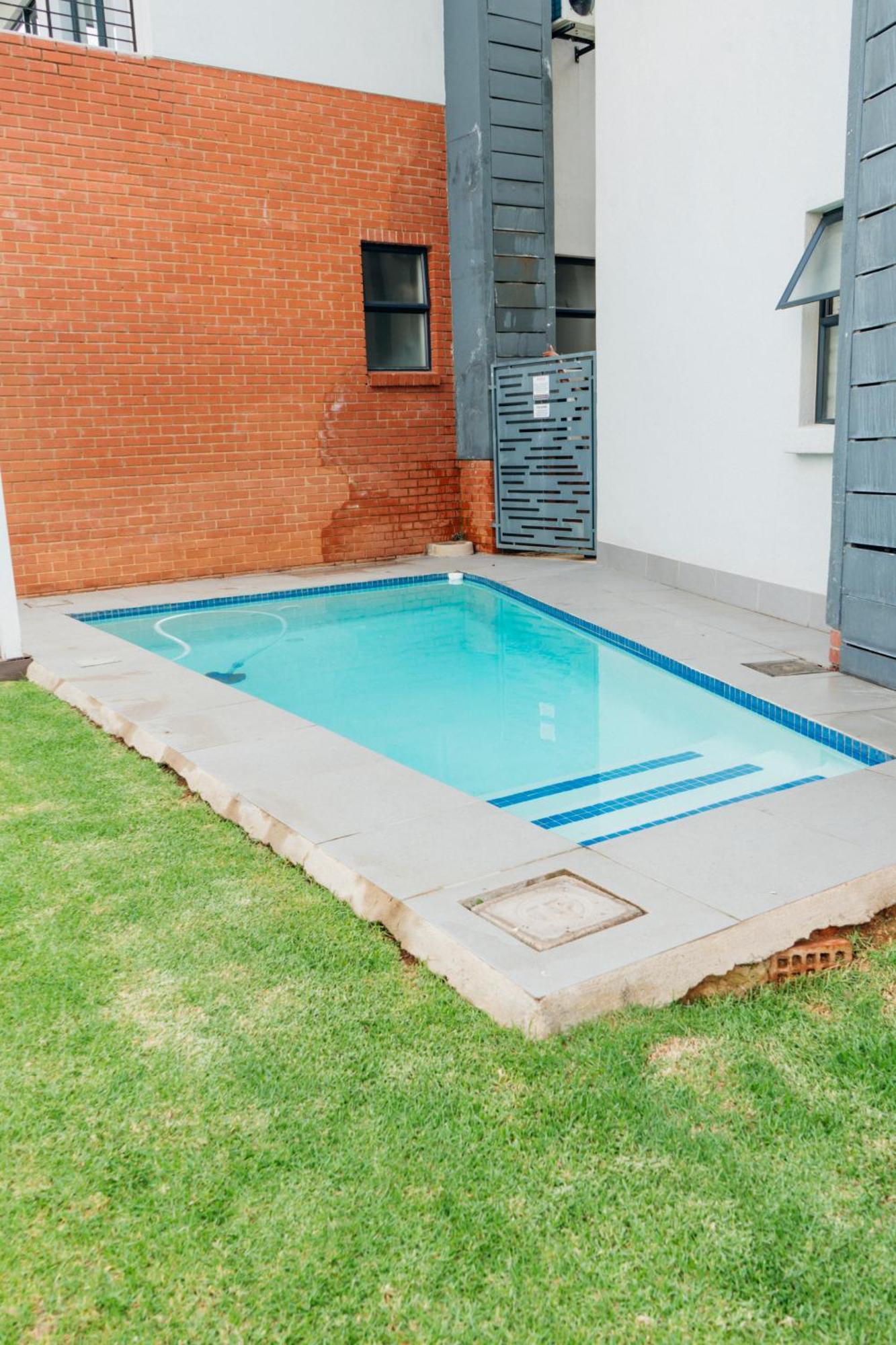 Sunrise Lonehill One Bed Apartment Sandton Exterior photo